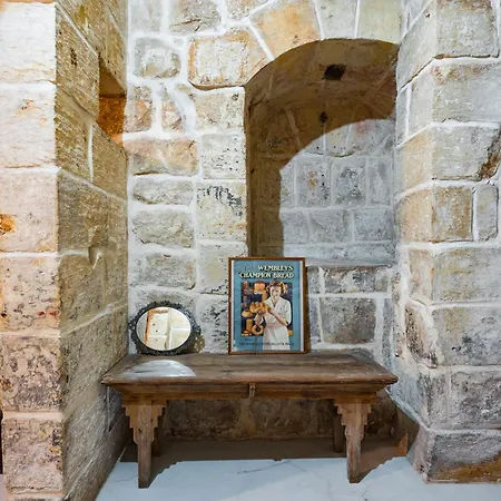 Thor's Space By Vallettastay * La Valeta