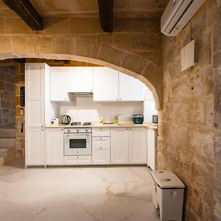 Thor's Space By Vallettastay * ואלטה