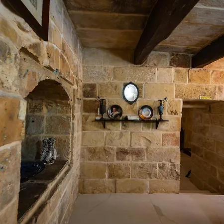 Thor's Space By Vallettastay ואלטה