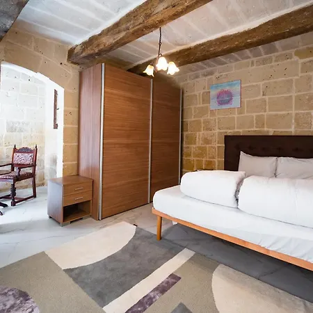 Thor's Space By Vallettastay ואלטה