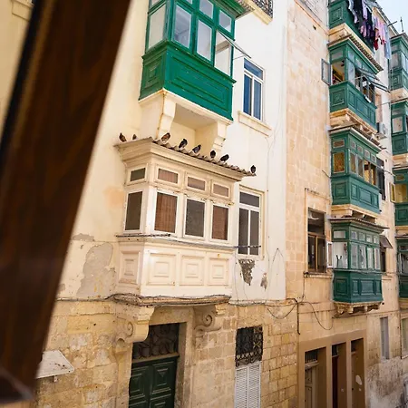 Thor's Space By Vallettastay ואלטה